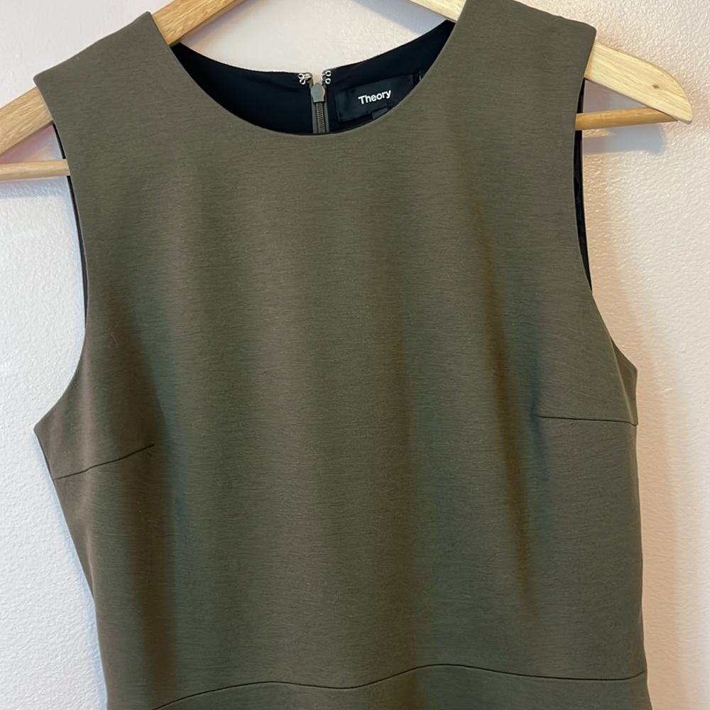 Theory Classic Sleeveless Sheath Dress in Olive Green Stretch Viscose Sz 2 - Picture 2 of 9